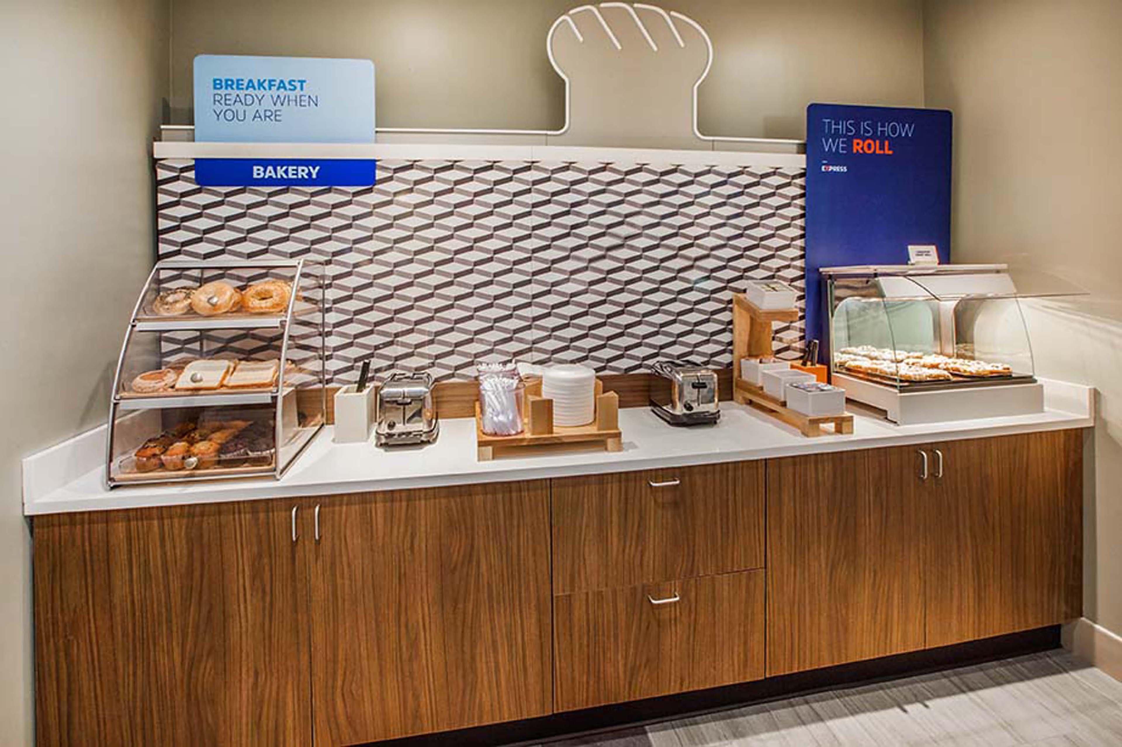Holiday Inn Express Fargo Sw I94 Medical Center, An Ihg Hotel Ngoại thất bức ảnh