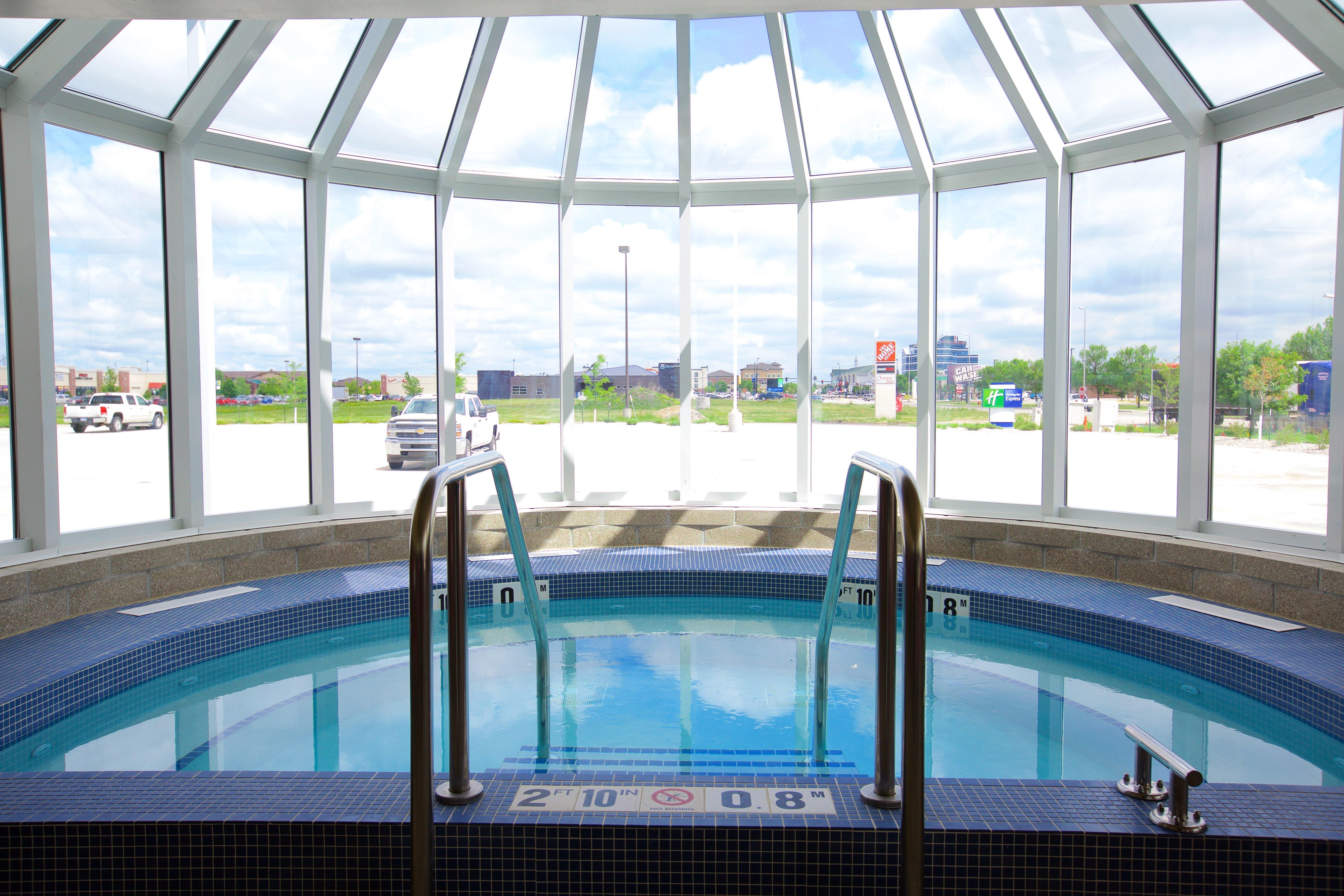 Holiday Inn Express Fargo Sw I94 Medical Center, An Ihg Hotel Ngoại thất bức ảnh