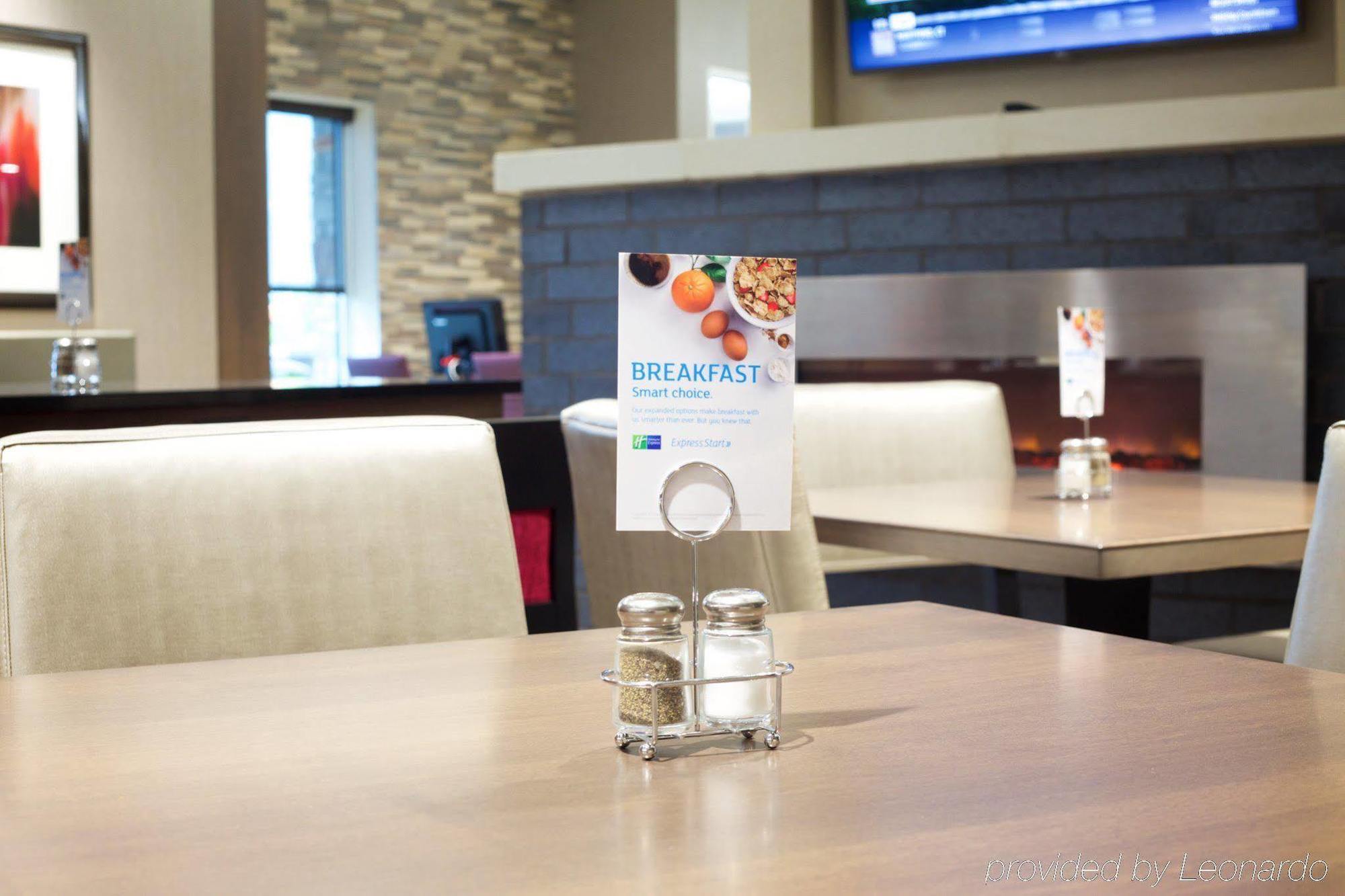 Holiday Inn Express Fargo Sw I94 Medical Center, An Ihg Hotel Ngoại thất bức ảnh